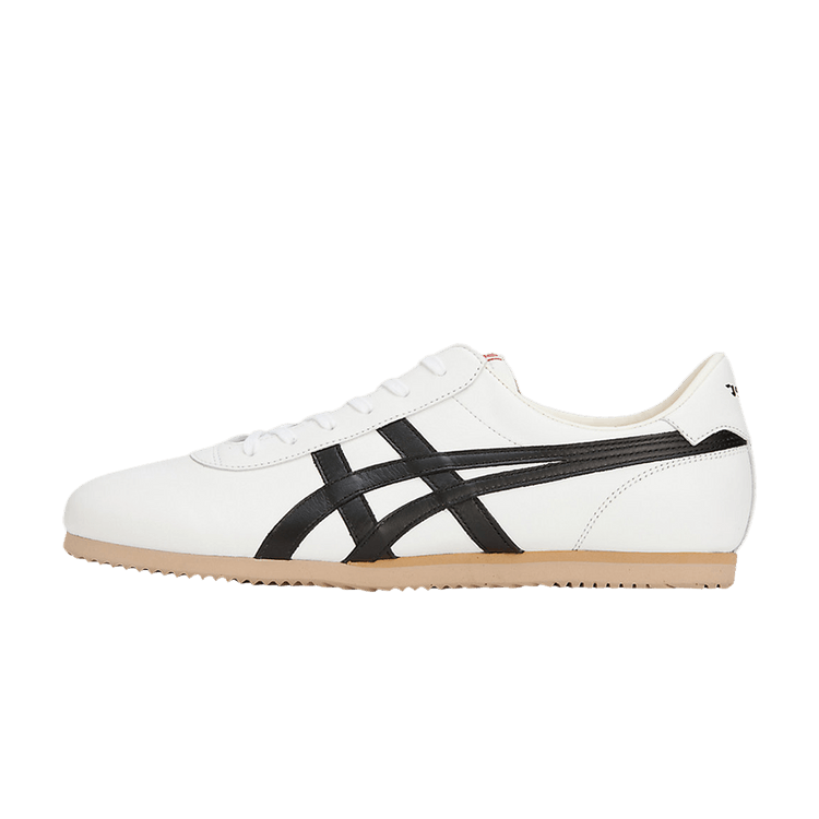 Onitsuka Tiger Tai Chi NM White Black, zijaanzicht met wit leer, zwarte diagonale strepen en gumzool
