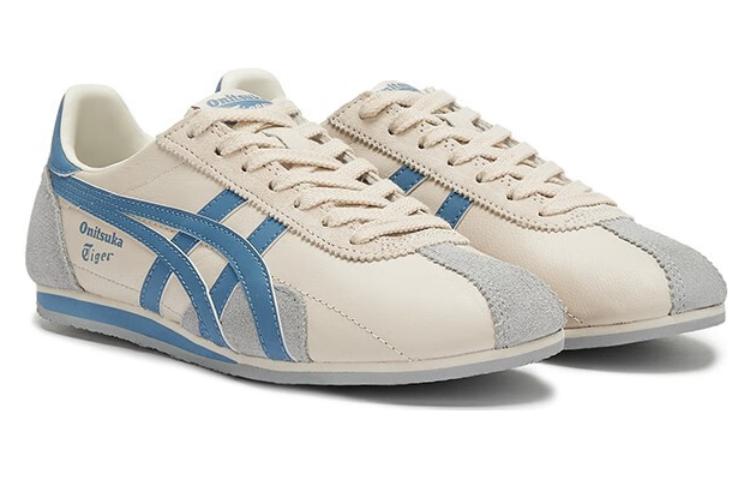 Onitsuka Tiger Runspark Cream Light Blue, paar samen van bovenkant met beige leer, blauwe strepen en grijze accenten