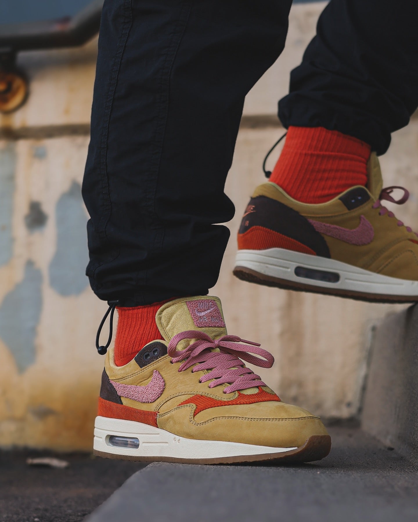 Nike Air Max 1 Crepe Wheat Gold Rust Pink