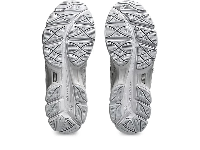 ASICS Gel-NYC
Cream Grey