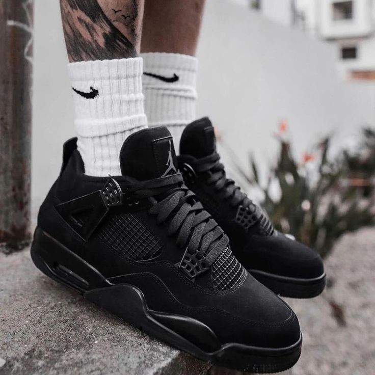 Jordan 4 Retro Black Cat (2025) (GS)