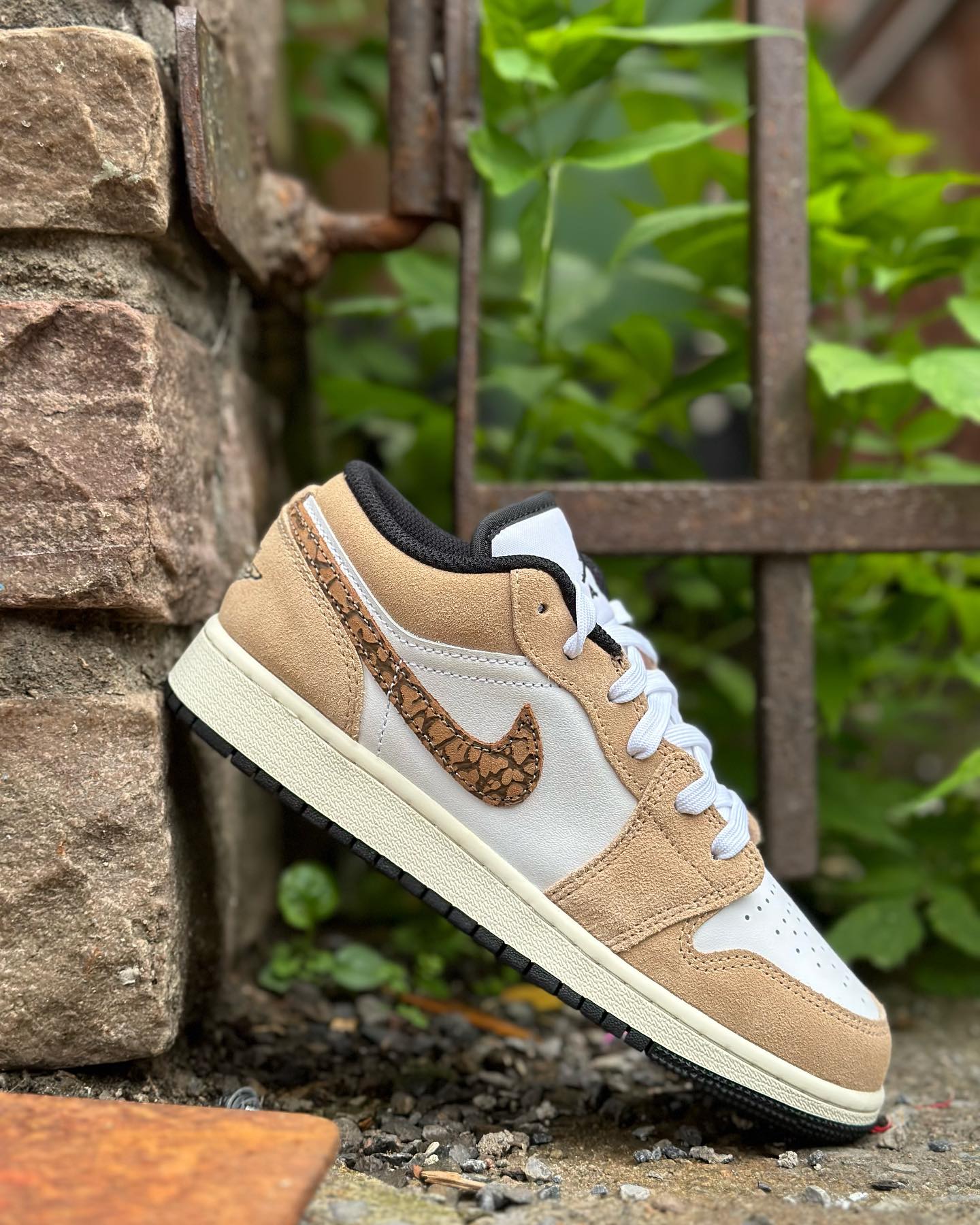 Air Jordan 1 Low SE Brown Elephant