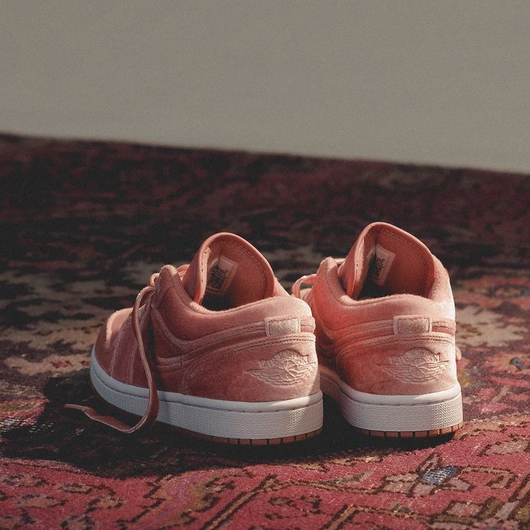 Air Jordan 1 Low SE Pink Velvet