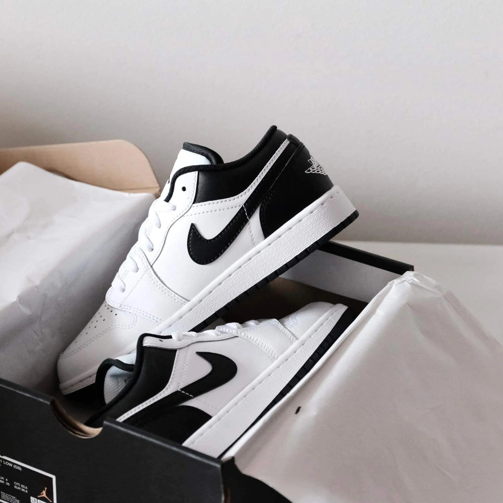 Air Jordan 1 Low White Black