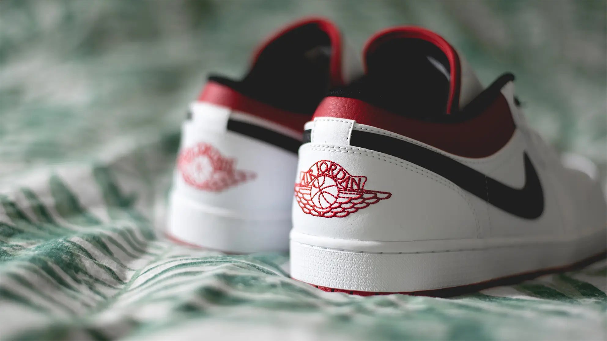 Jordan 1 Low White University Red Black