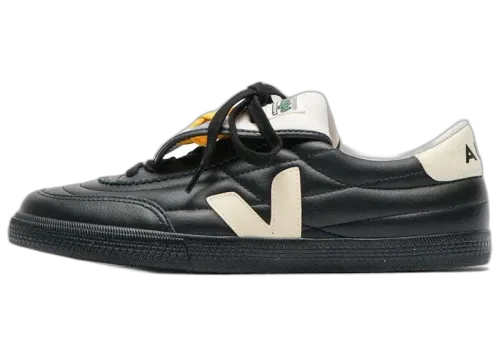 Veja Panenka Leather Magliano Black