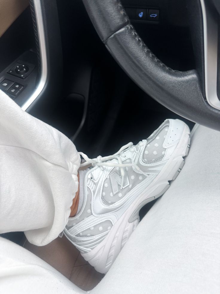 New Balance 530 Silver Metallic Polka Dots