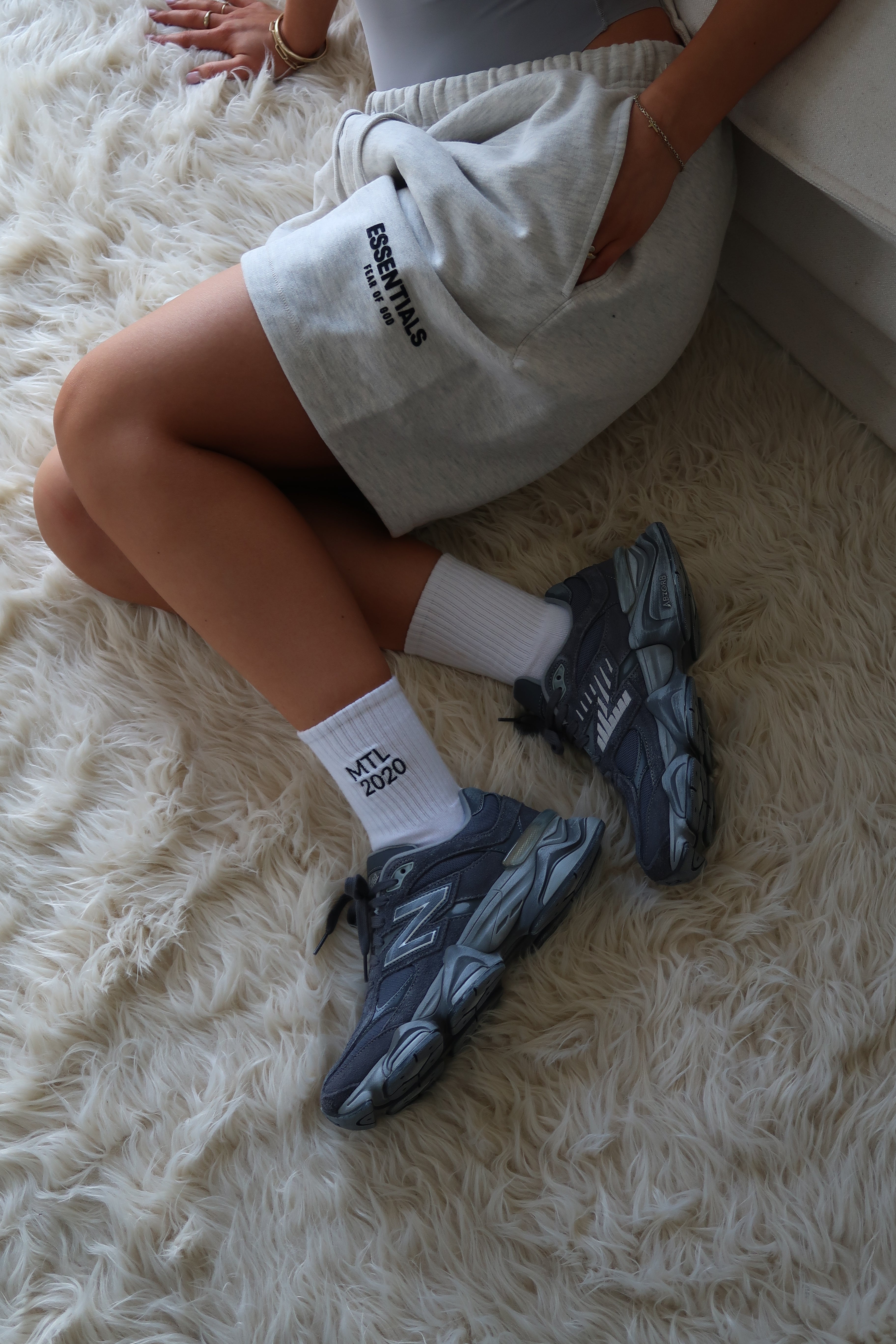 New Balance 9060 Magnet