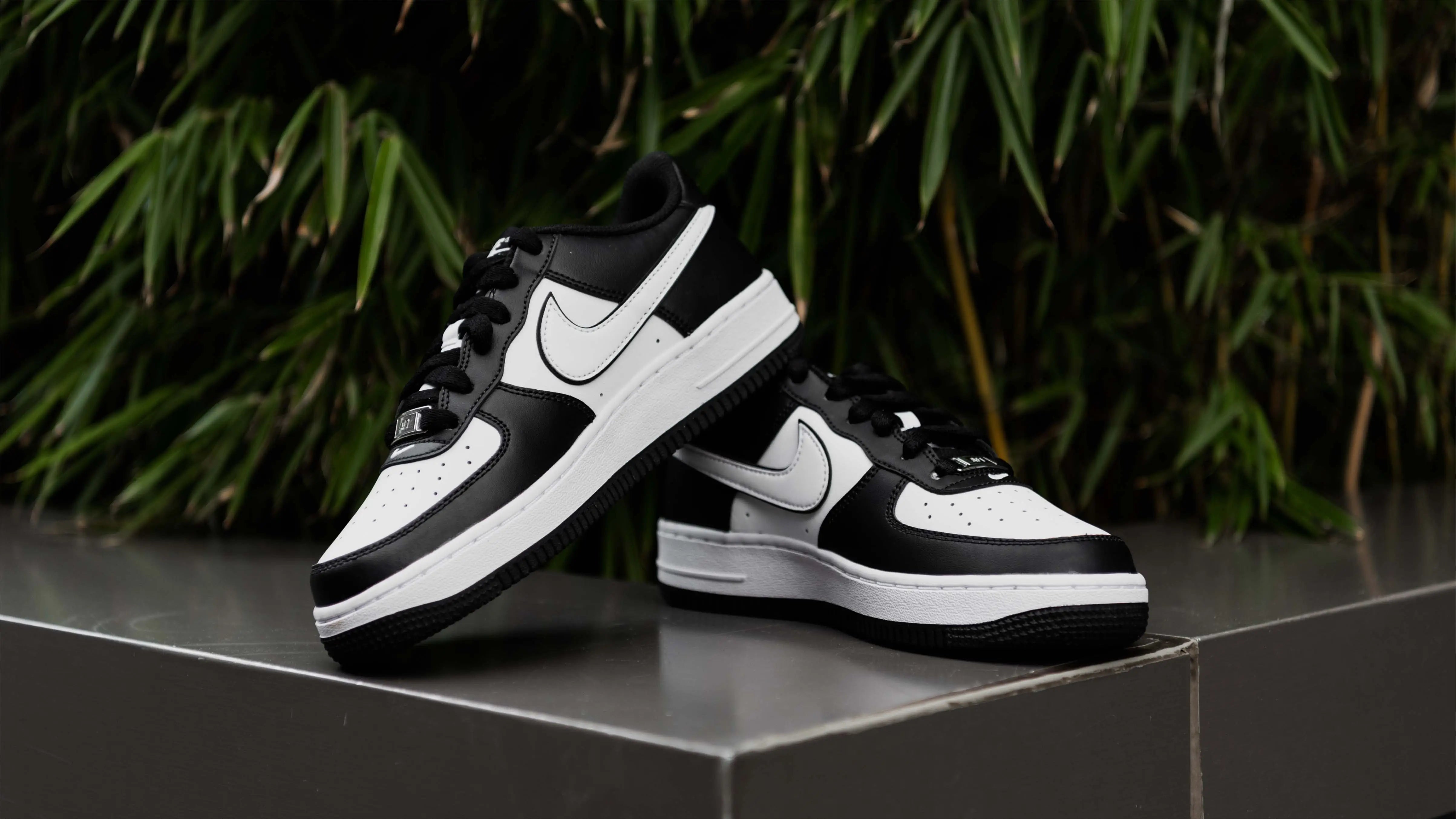 Nike Air Force 1 Low '07 White Swoosh Panda