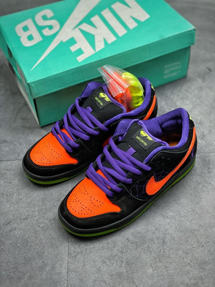 Nike SB Dunk Low "Night of Mischief"