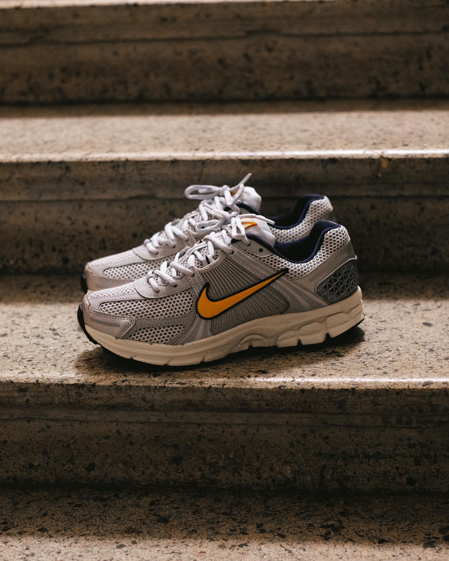 Nike Zoom Vomero 5 Pure Platinum Laser Orange