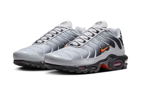 Nike Air Max Plus Wolf Grey Picante Red