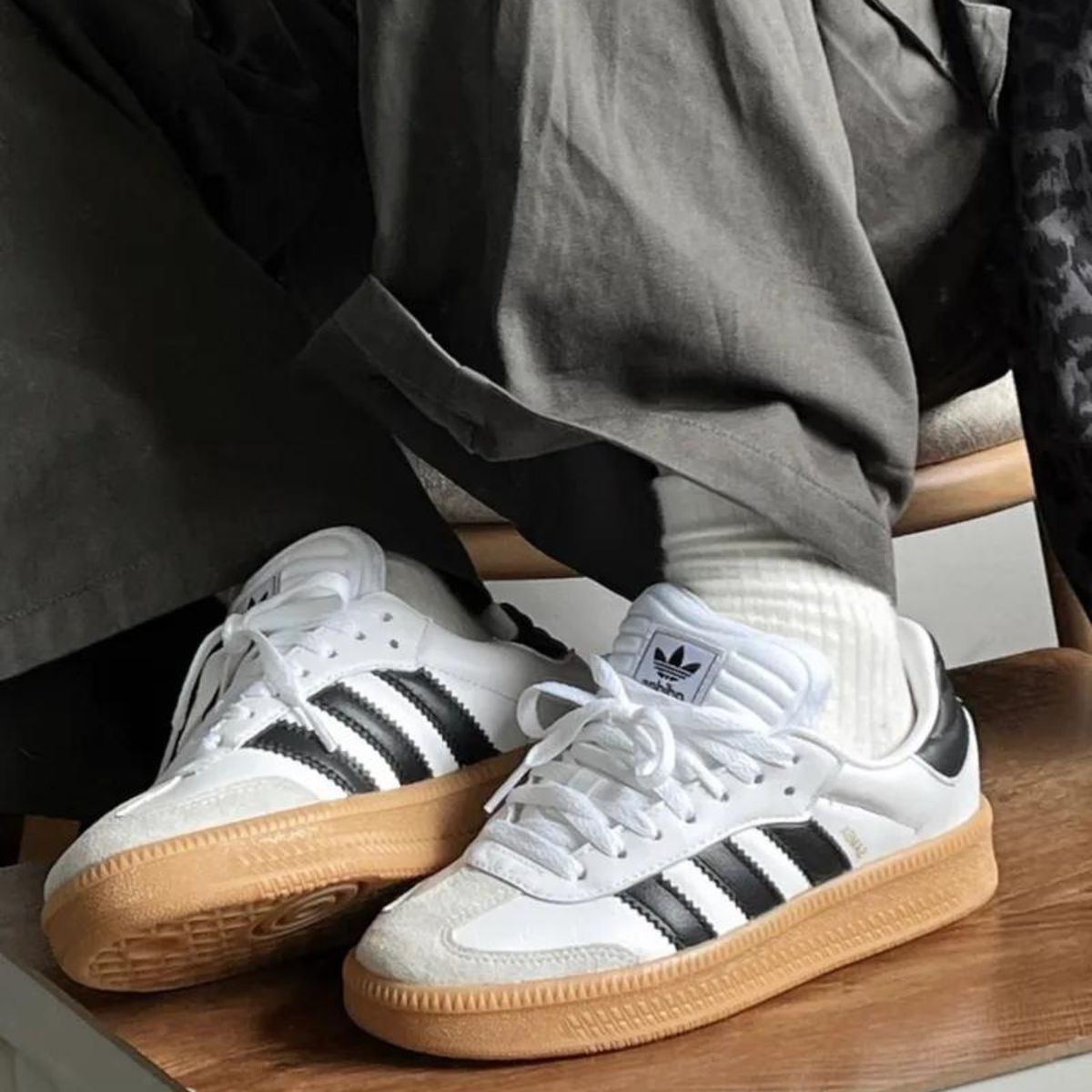 Samba XLG White Black Gum