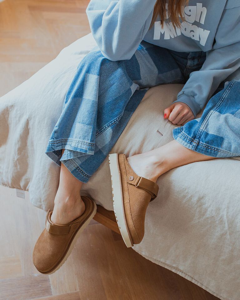 UGG Goldenstar Clog Chestnut