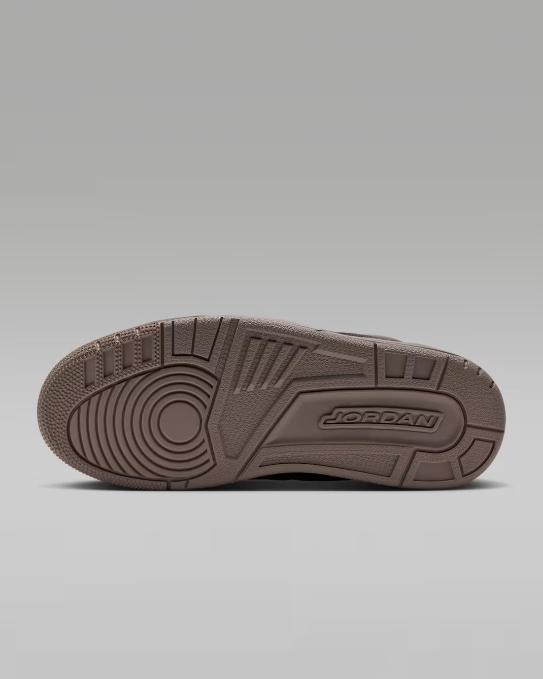 Jordan 3 Retro Fireside, zoolprofiel met Air Jordan-markering en groefpatroon