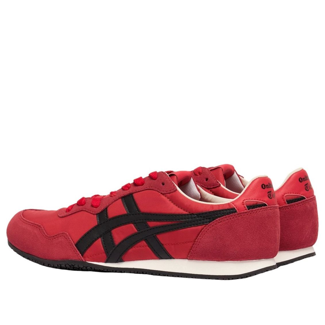 Onitsuka Tiger Serrano Classic Red Black, achteraanzicht met zichtbare hiel en logo