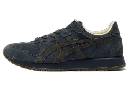 Onitsuka Tiger Alliance A40 Midnight Black, zijaanzicht met donkerblauwe suède en bruine zijstrepen