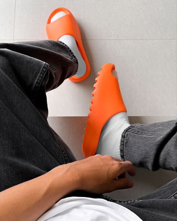slide yeezy orange