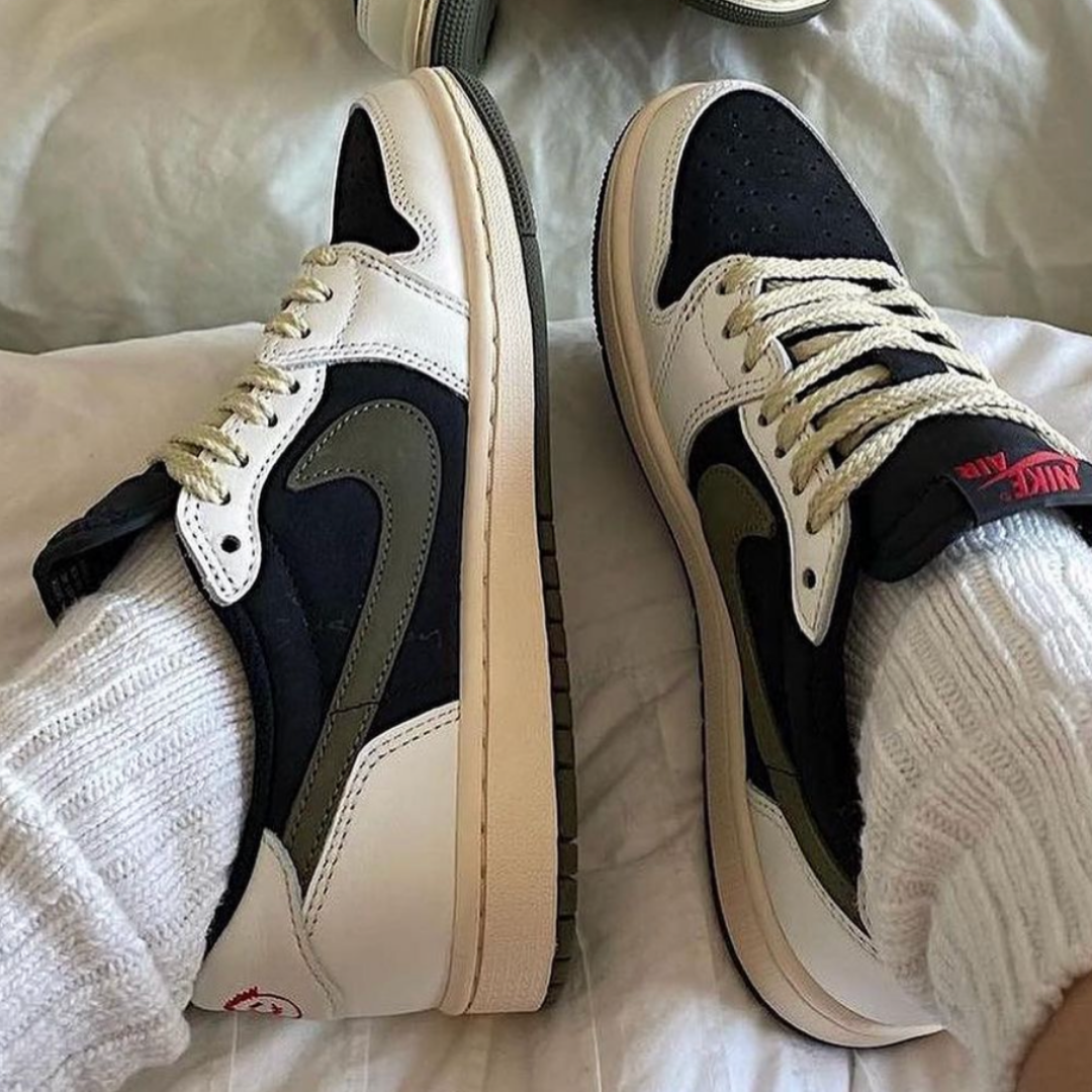 Nike travis scott 1s sales