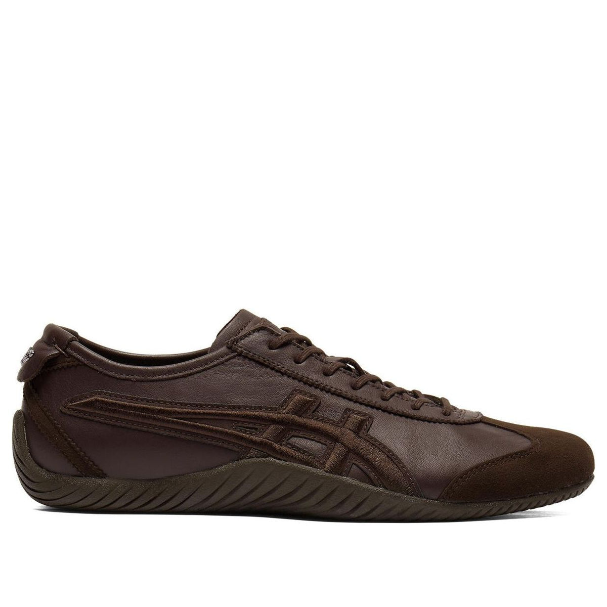 Onitsuka Tiger Mexico 66 Driving Licorice Brown, driekwart aanzicht met leder- en suède combinatie