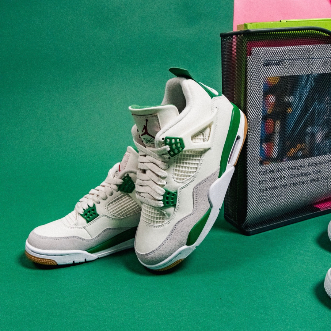 Nike SB x Air Jordan 4 Retro Pine Green
