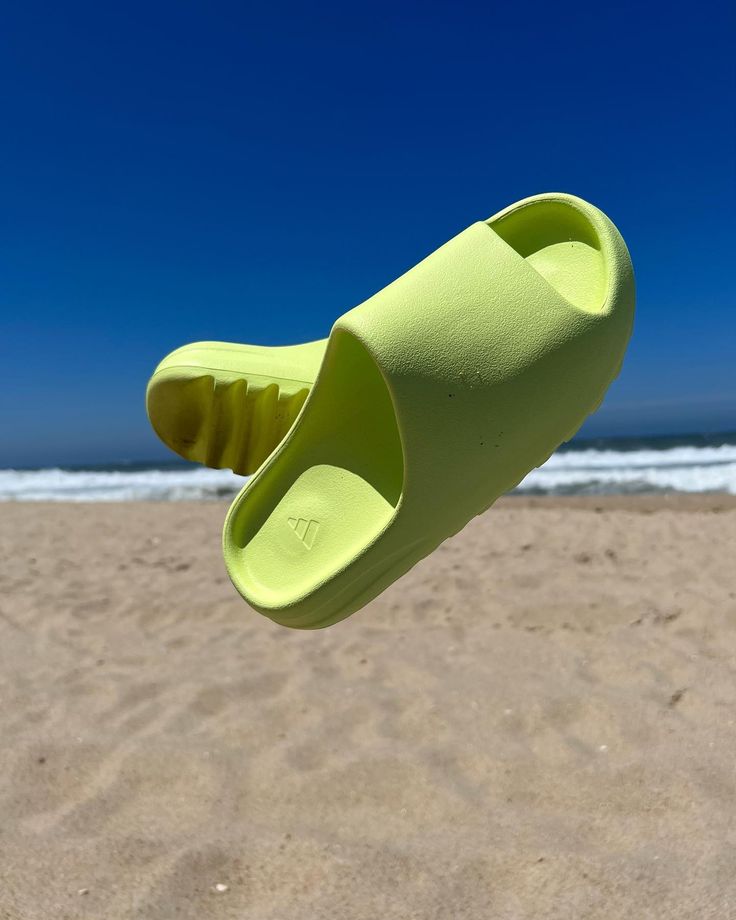 glow green yeezy