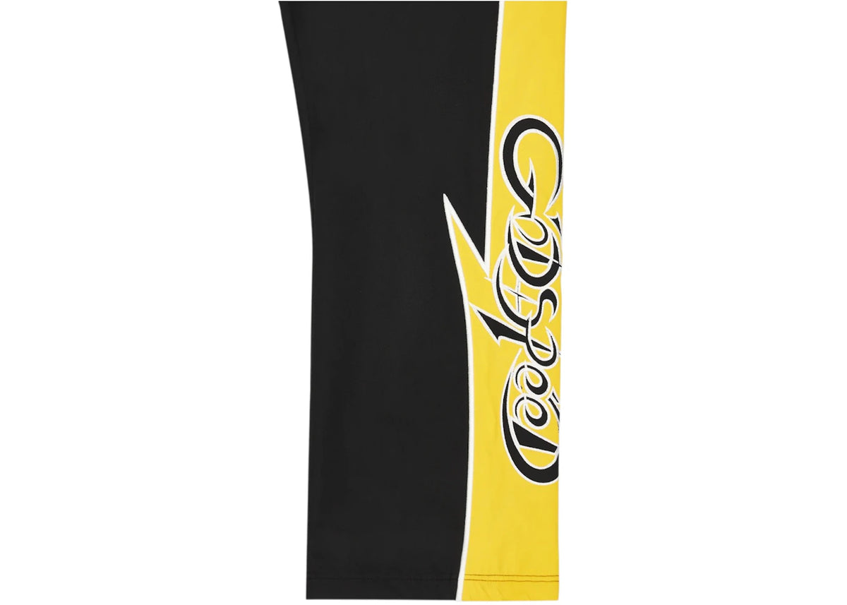 Godspeed GT Tracksuit Black/Yellow, zijaanzicht broek met gele band en scriptlogo
