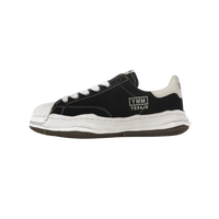 Maison Mihara Yasuhiro Blakey OG Sole Canvas Low Black, zijaanzicht met zwart canvas en witte neus