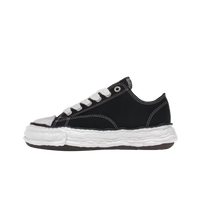 Maison Mihara Yasuhiro Peterson 23 OG Sole Canvas Low Black, zijaanzicht met zwart canvas, witte veters en wit platform