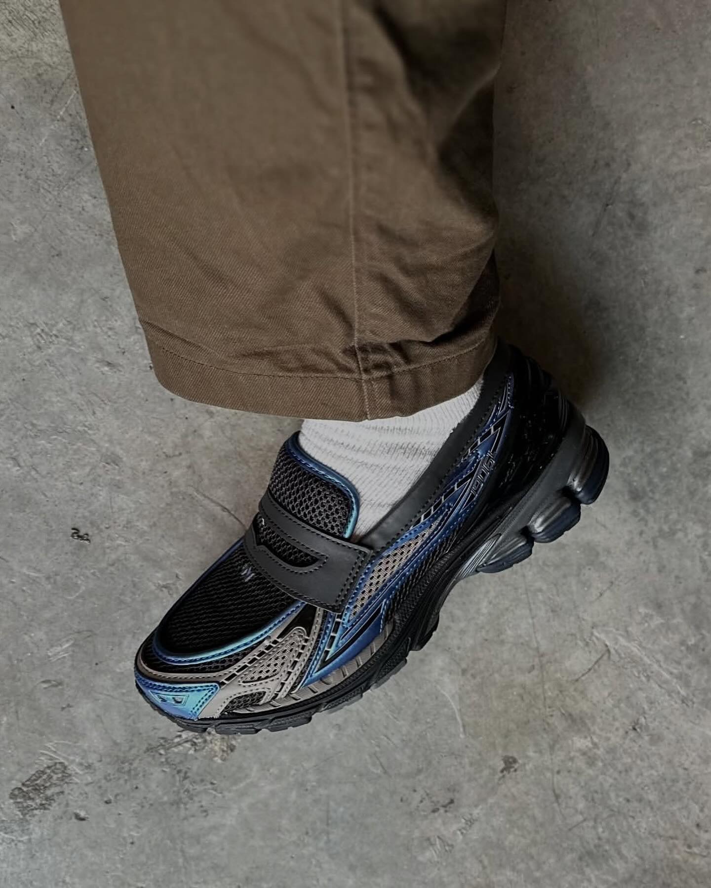 New Balance 1906L Black Cement Blue Gemstone