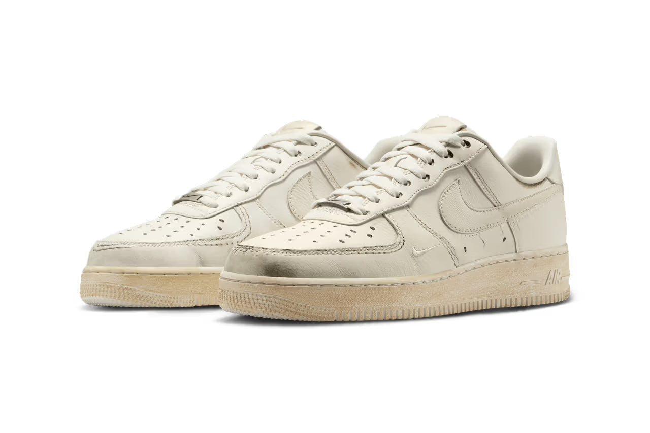 Nike Air Force 1 Low .SWOOSH Dirty Triple White