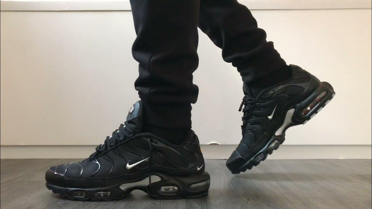 Nike Air Max Plus Black Volt Silver