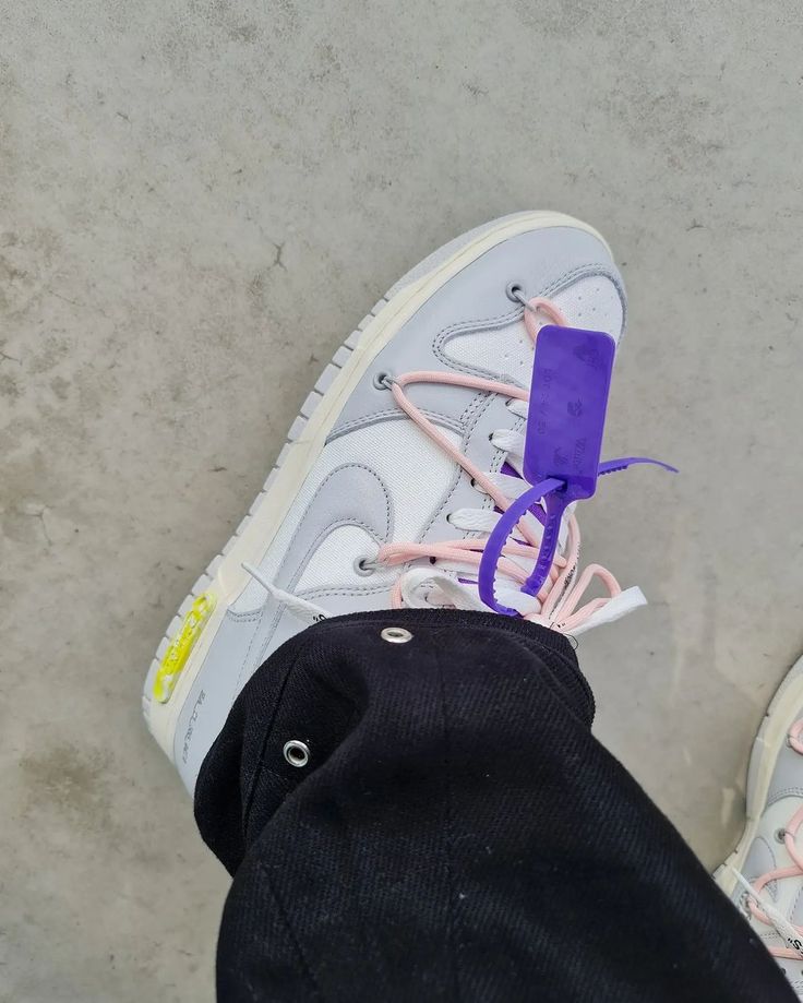 Lot 24 Dunk Dunk Low Lot 24