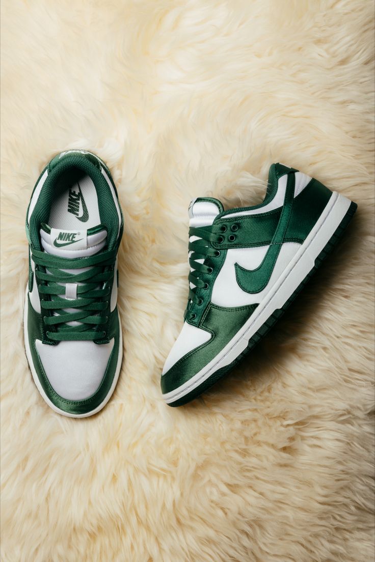 Nike Dunk Low Satin Green