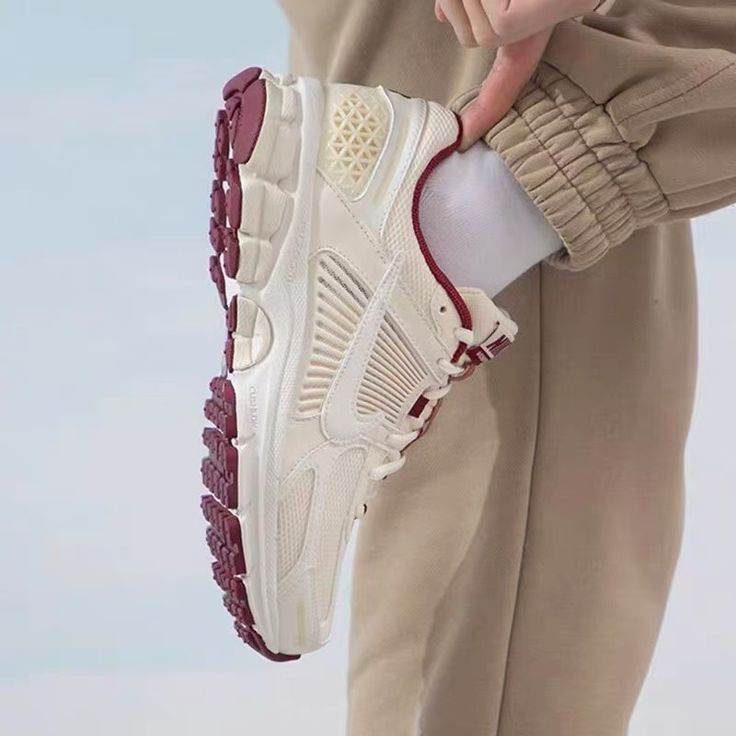 Nike Zoom Vomero 5 Valentine's Day (2024)