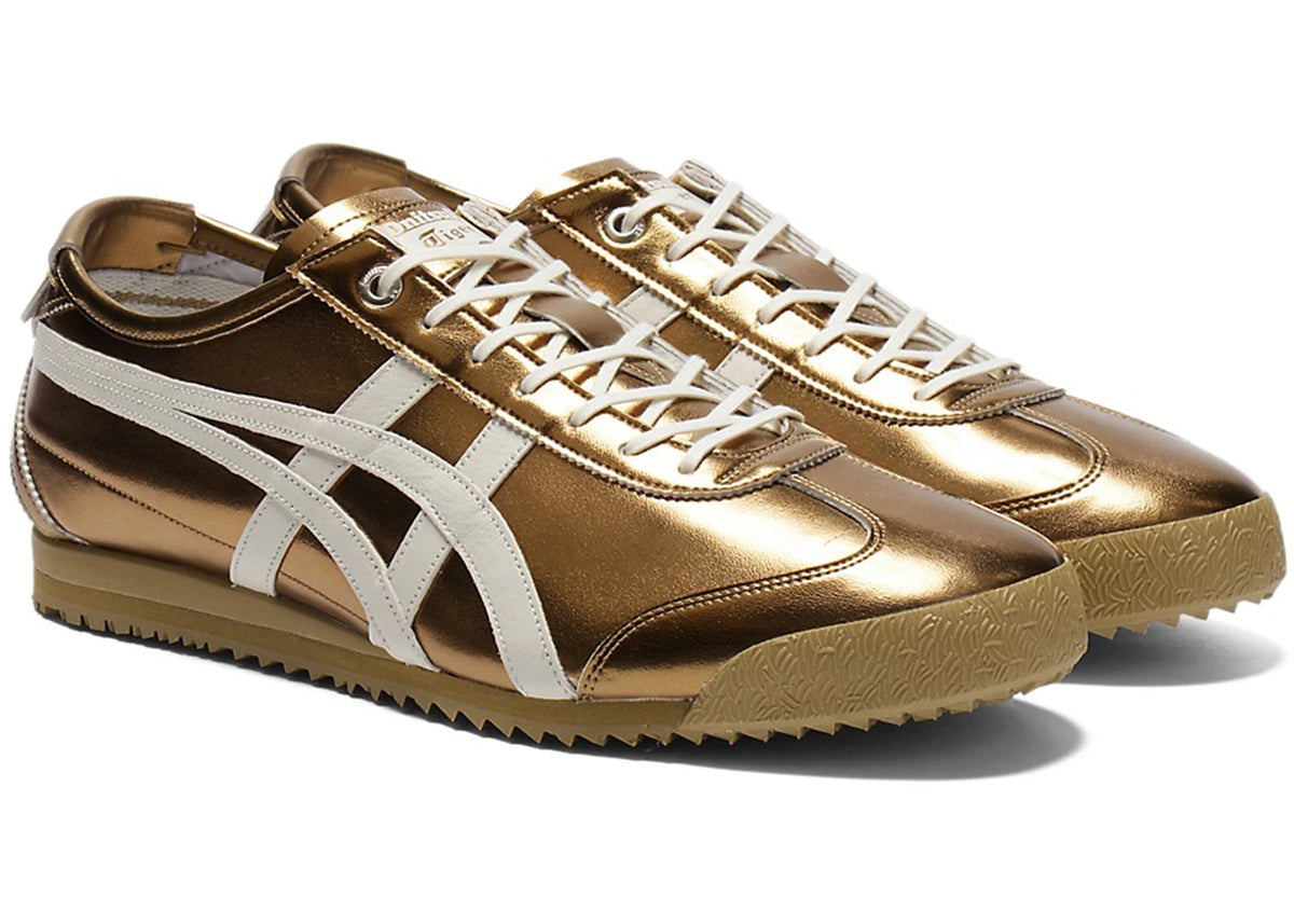 Onitsuka Tiger Mexico 66 SD Metallic Series Desert Camp Cream, paar samen met goudglans en contrasterende witte X-stiksels