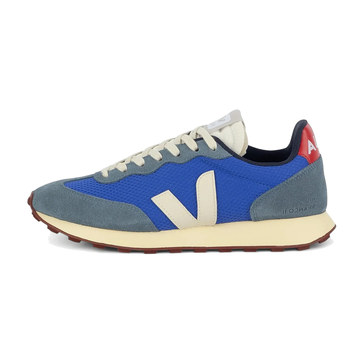 Veja Rio Branco II Alveomesh Paros Pierre Pekin, zijaanzicht: blauw mesh met grijze suède, wit V-logo, crème zool
