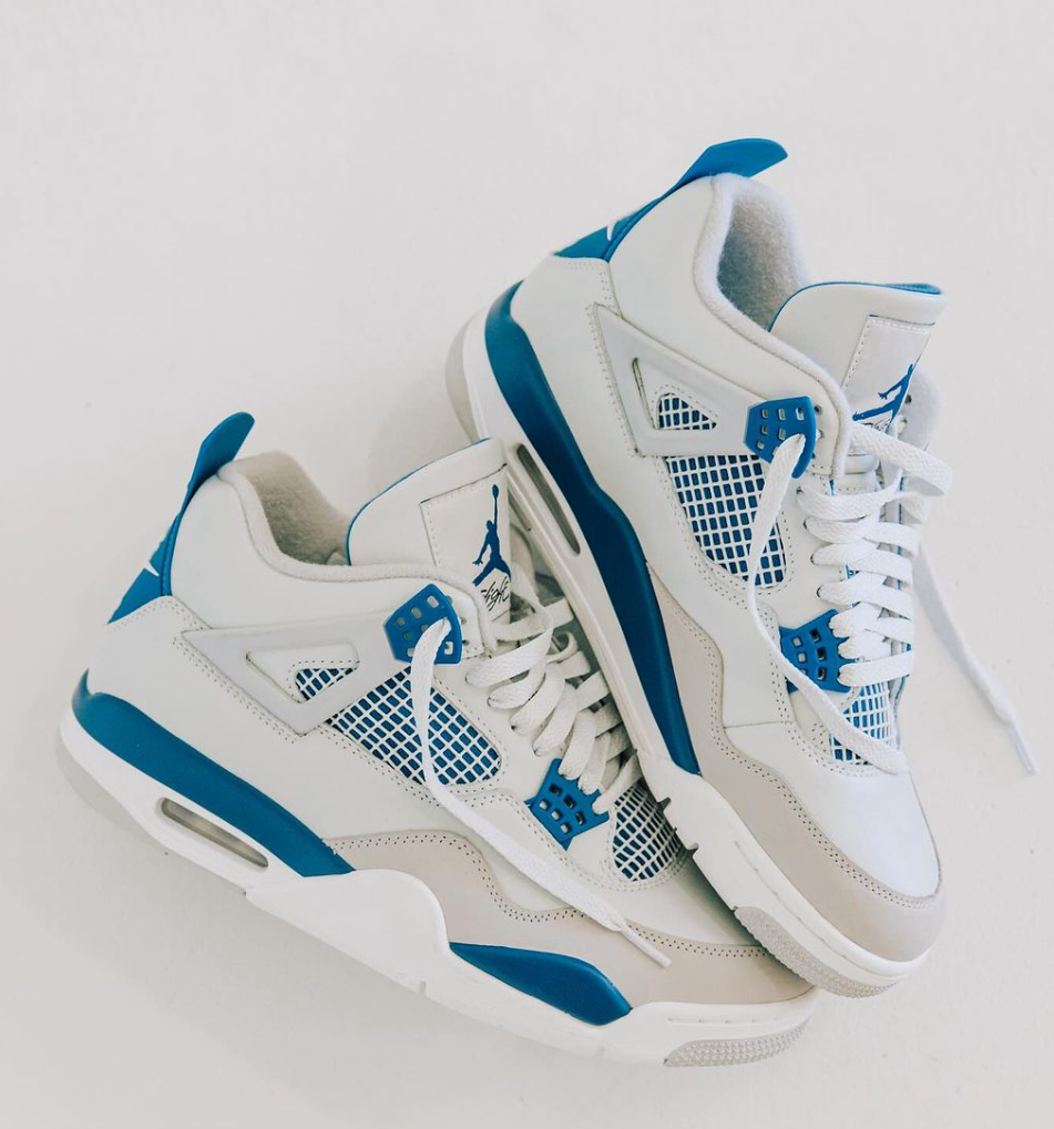 AIR JORDAN 4