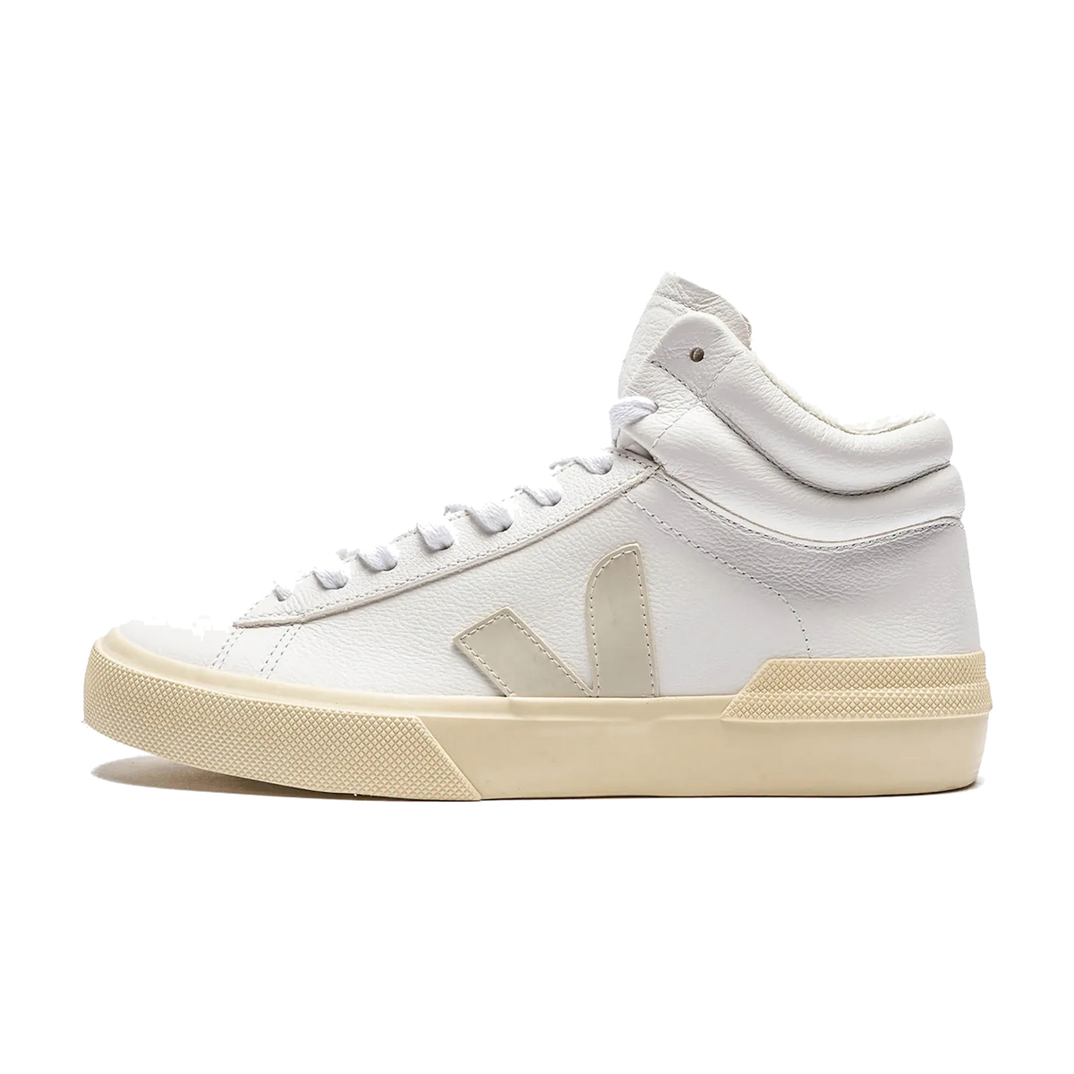 Veja Minotaur Extra White Stone Butter, zijaanzicht van hoge sneaker met wit leer en beige suède V-logo