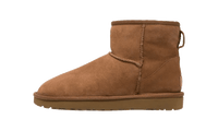 UGG Classic Mini II Boot Chestnut, zijaanzicht van bruine suède laars met karakteristieke stiksels