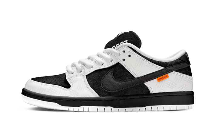 Nike SB Dunk Low X TIGHTBOOTH