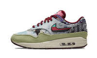Nike Air Max 1 SP Concepts Mellow zijaanzicht met lichtblauw canvas, groen suède, rood Swoosh en patroondetails