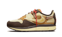 Nike Air Max 1 Travis Scott Cactus Jack Baroque Brown, zijaanzicht met bruine suède, crème mesh en rood vetersnoer