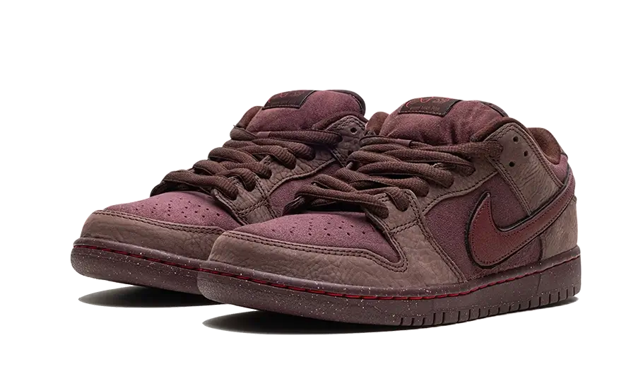 SB Dunk Low City Of Love Burgundy Crush - FN0619-600