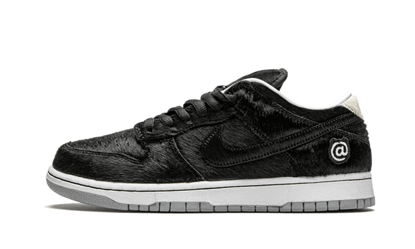 sb-dunk-low-be-at-rbrick-