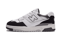 New Balance 550 White Black Rain Cloud, zijaanzicht met wit en zwart leer, grijs accentkleur en logo op de zijkant
